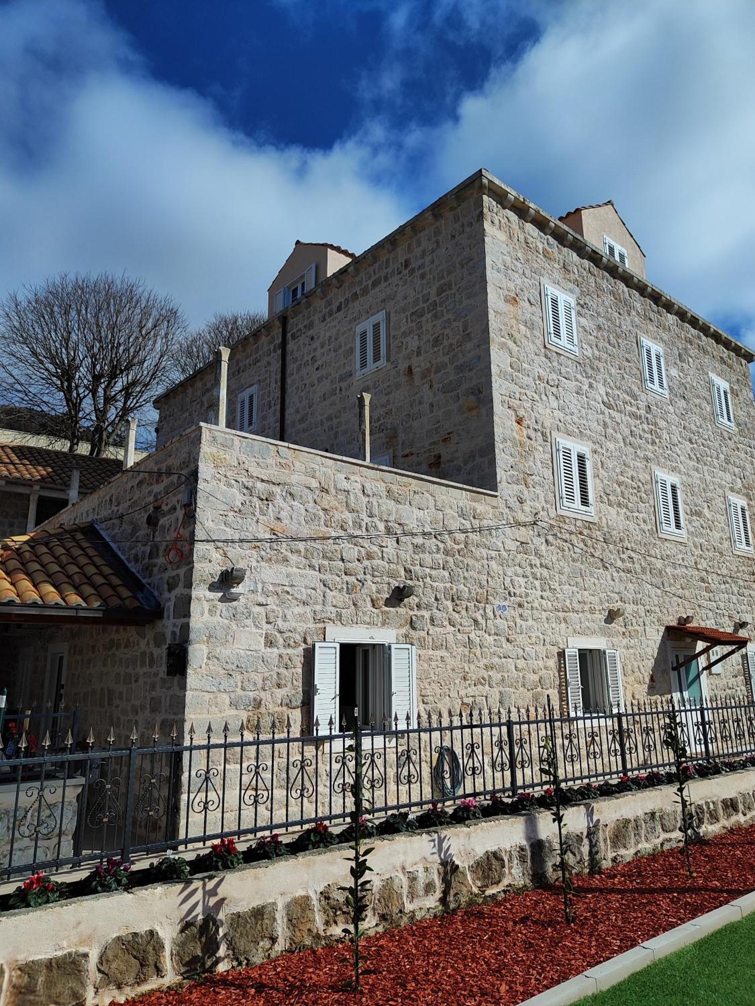 Apartments Harriete Dubrovnik Exterior photo