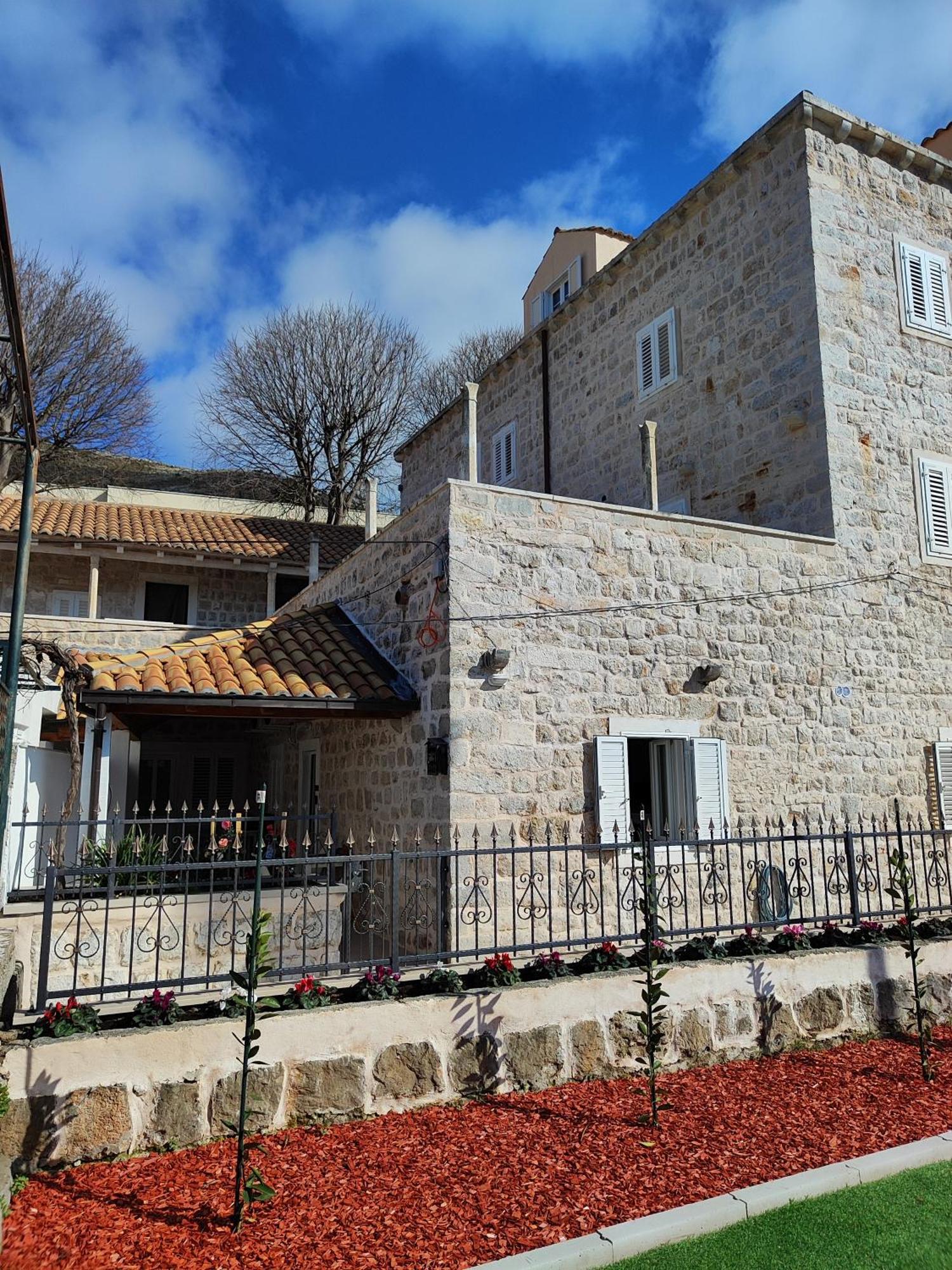 Apartments Harriete Dubrovnik Exterior photo